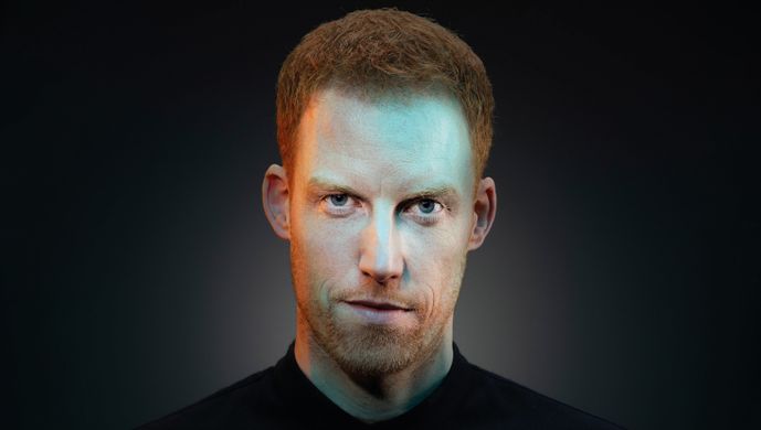 Campagnebeeld cabaretier René van Meurs - voorstelling Noodzakelijk Kwaad