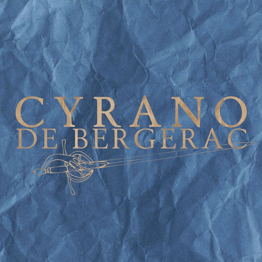Op blauw gekreukt papier staan de woorden: cyrano de bergerac.