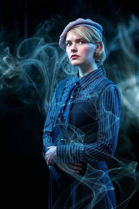 Loïs Senger is o.a. Nora Bennet